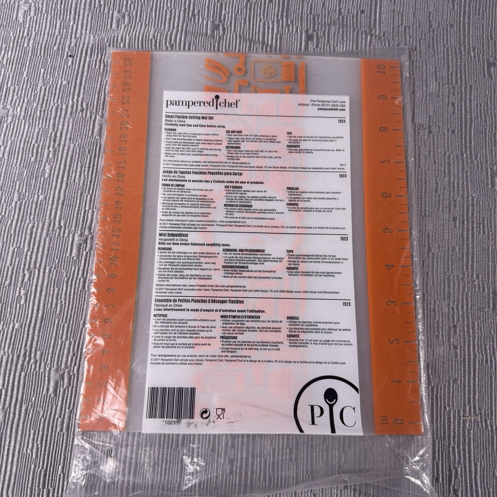 Pampered Chef Small Flexible Cutting Matts 1523 Brand New
